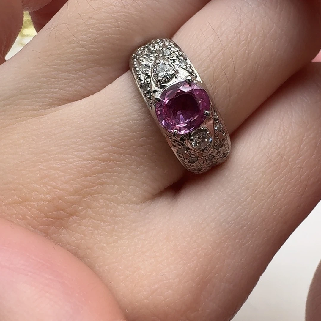 未镶嵌戒指蓝宝石