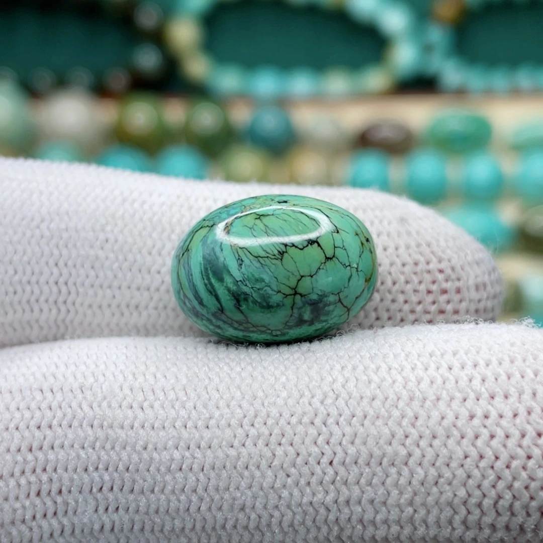 绿松石未镶嵌颈饰