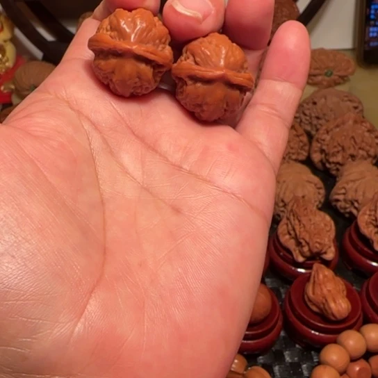 文玩核桃把件秋子