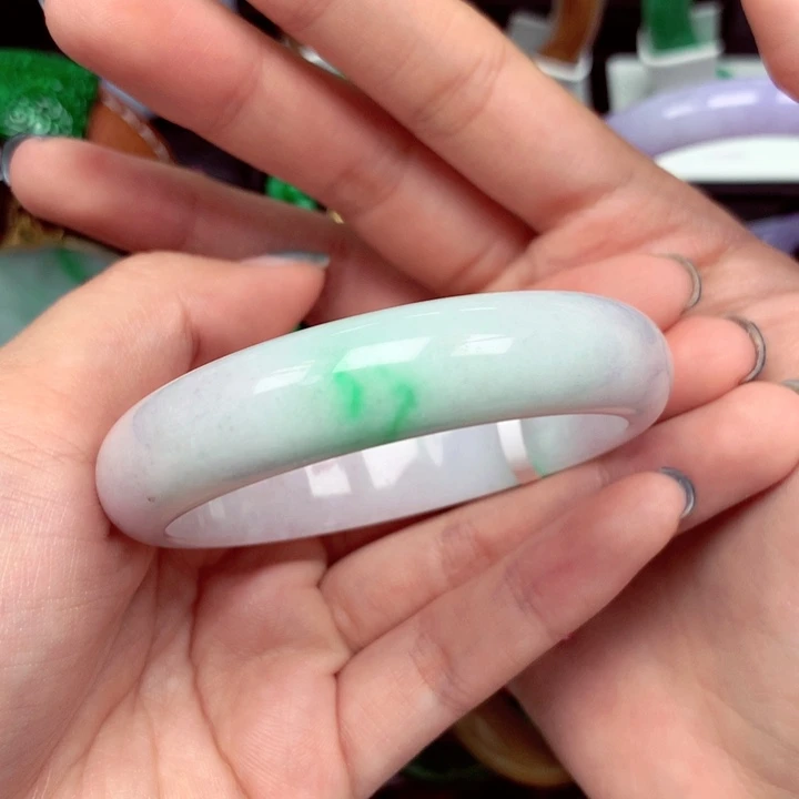 翡翠未镶嵌手镯翡翠