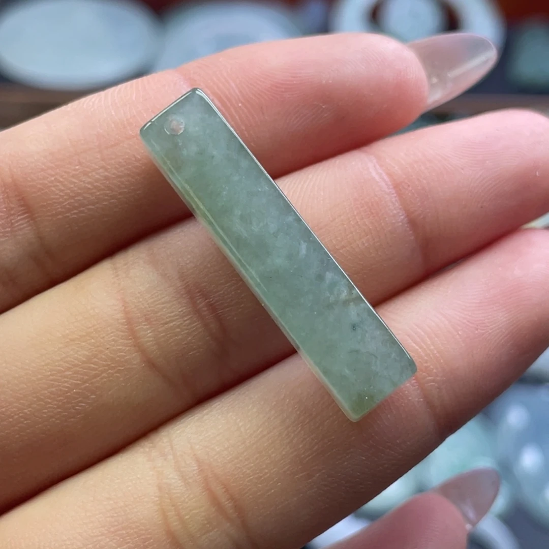 颈饰未镶嵌翡翠翡翠（有纹）