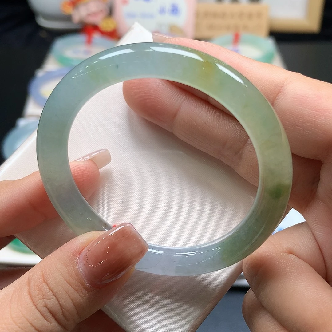 翡翠未镶嵌手镯3号