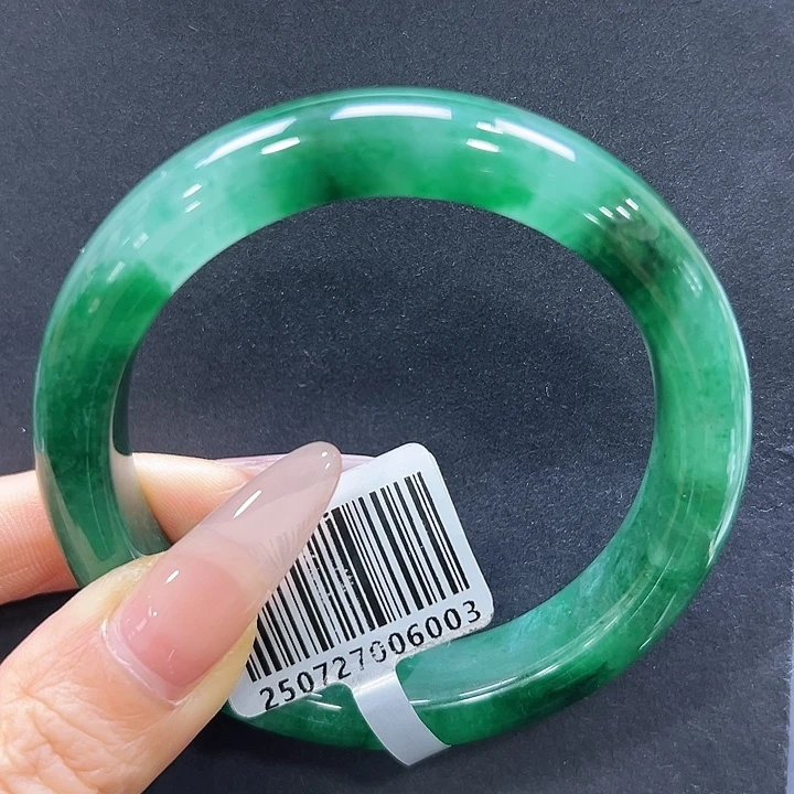 未镶嵌手镯石英质玉（非洲翠）