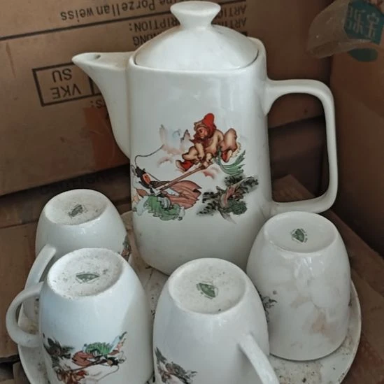 库存微瑕三打白骨精方壶一套