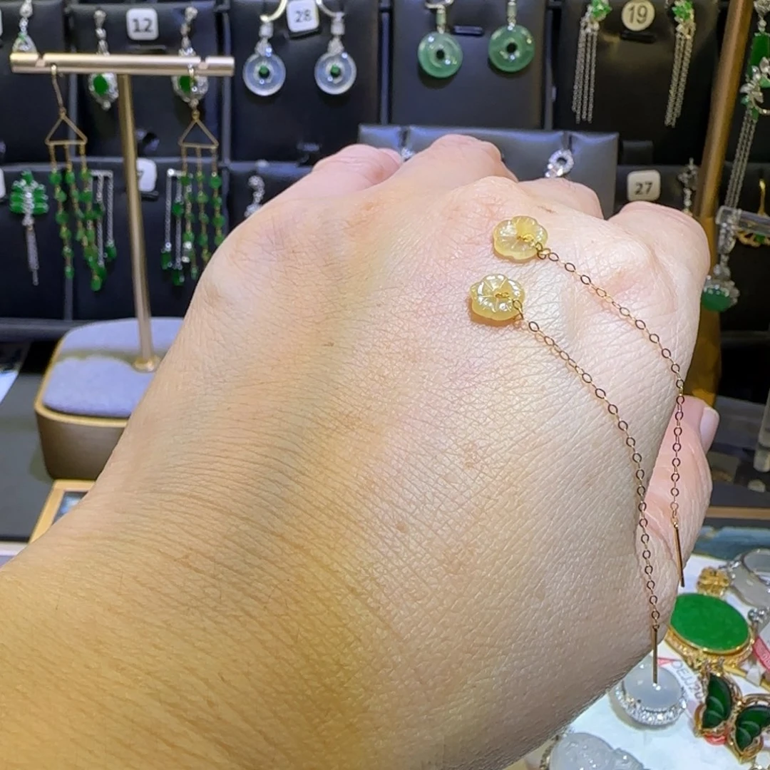 颈饰18K金镶嵌翡翠