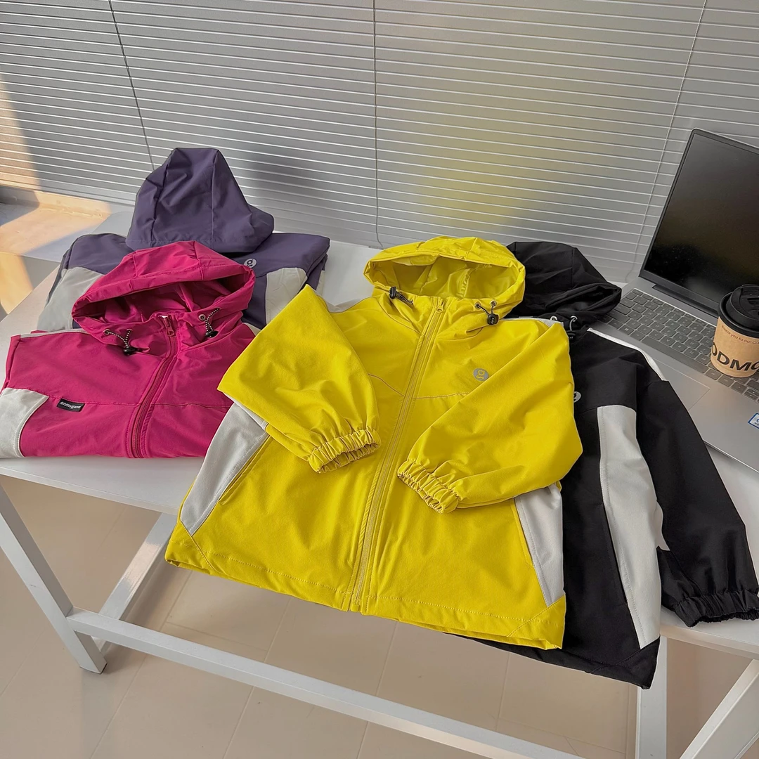 肉肉家-【糖果拼接色冲锋衣】儿童春季户外休闲时尚连帽冲锋衣外套