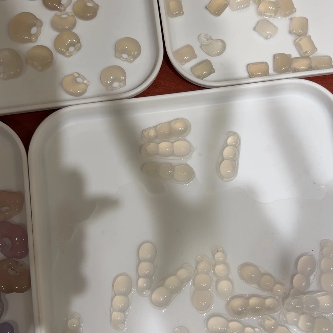 未镶嵌颈饰水晶雕刻