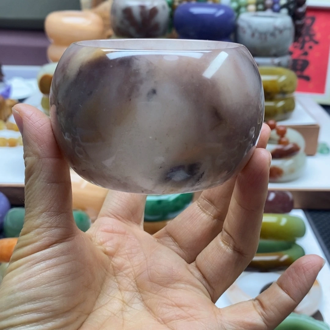未镶嵌手镯石英岩玉