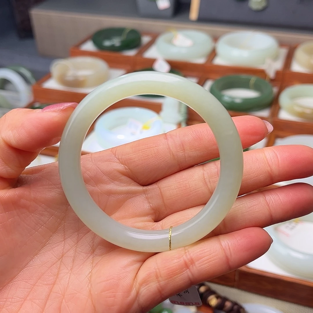 和田玉未镶嵌手镯52.8