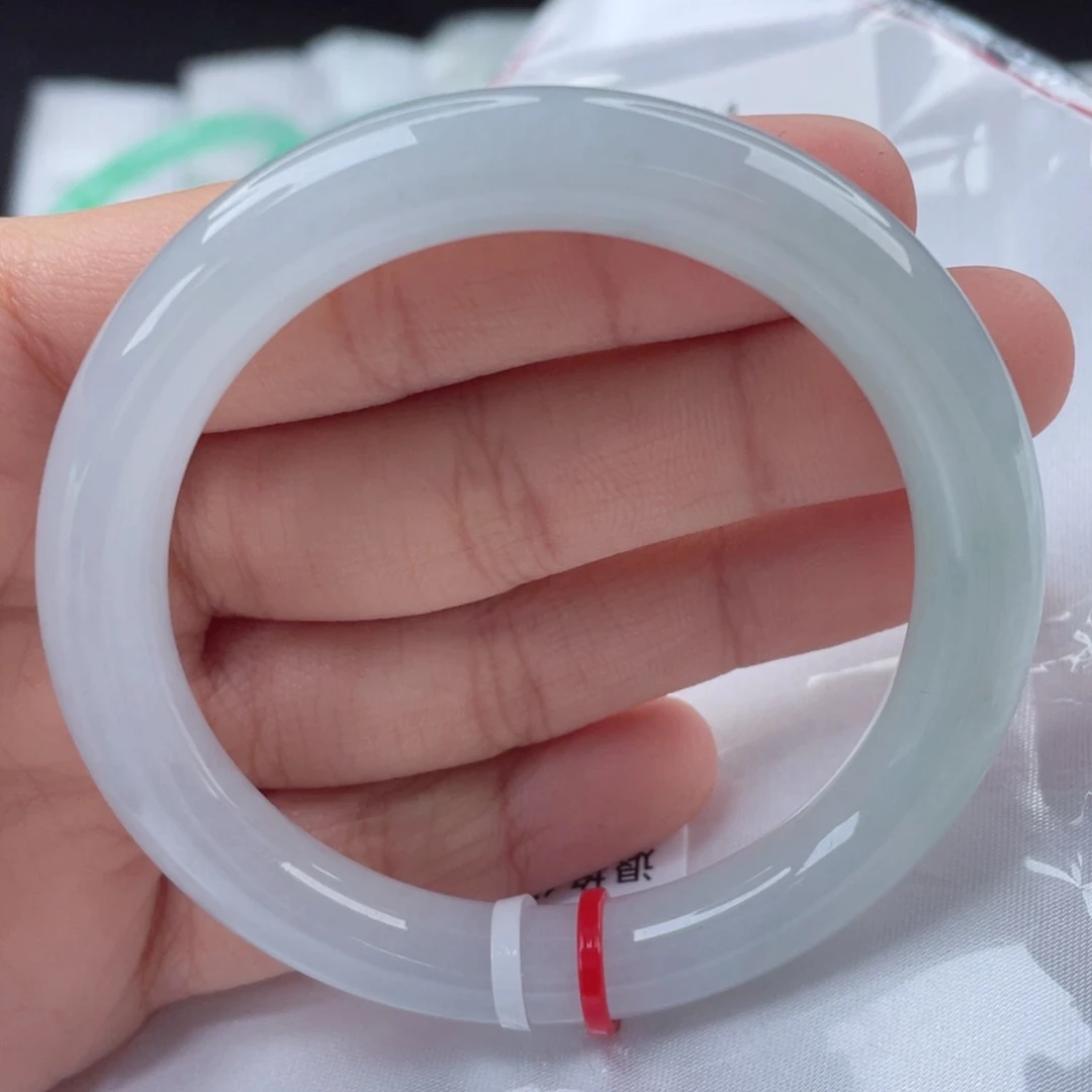 翡翠手镯（圆镯）未镶嵌