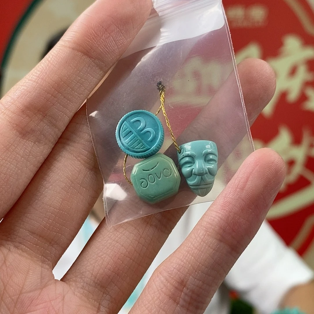 绿松石未镶嵌珠宝奇石