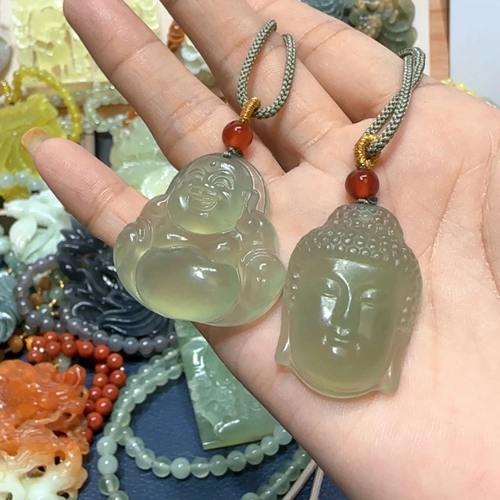 未镶嵌蛇纹石玉吊坠