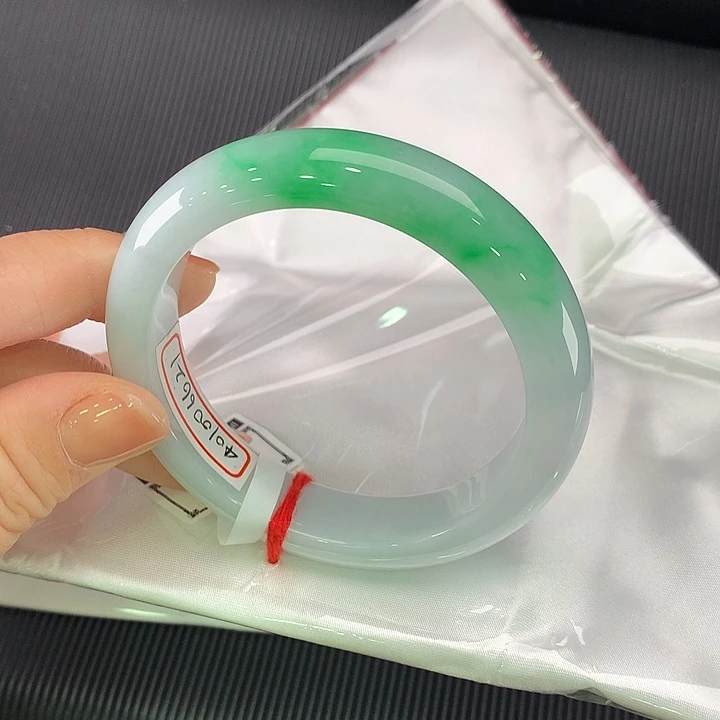 翡翠未镶嵌手镯正圈56