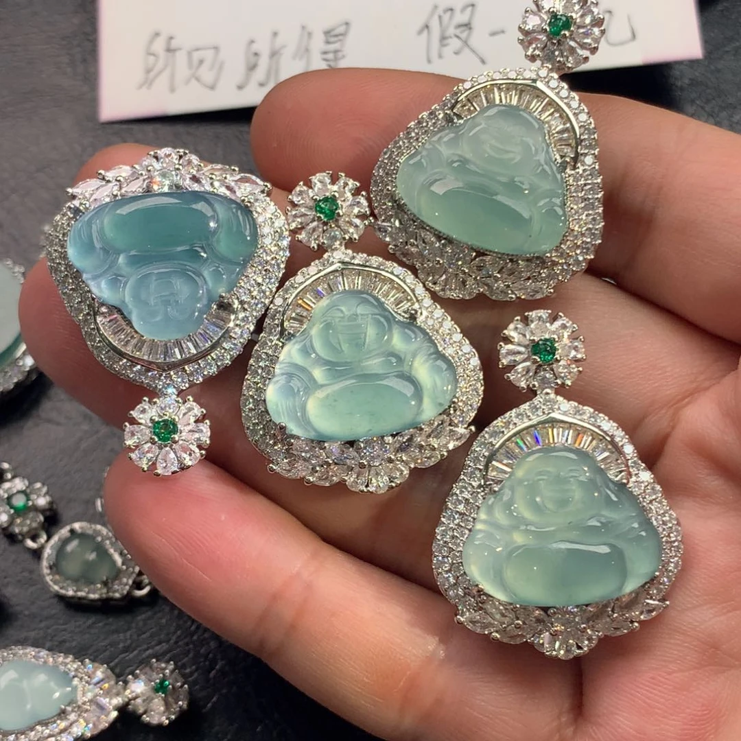 翡翠颈饰未镶嵌佛公