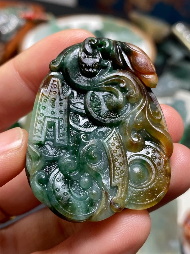 天然翡翠缅料 多彩八破图