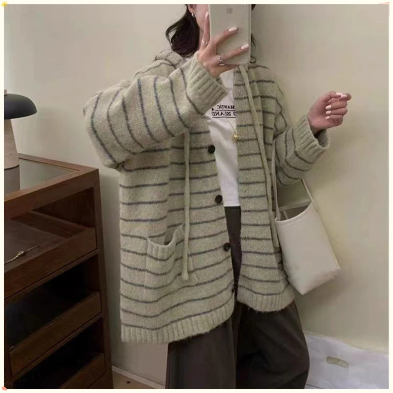慵懒风韩系休闲连帽外套针织女秋冬条纹百搭新款复古开衫宽松毛衣