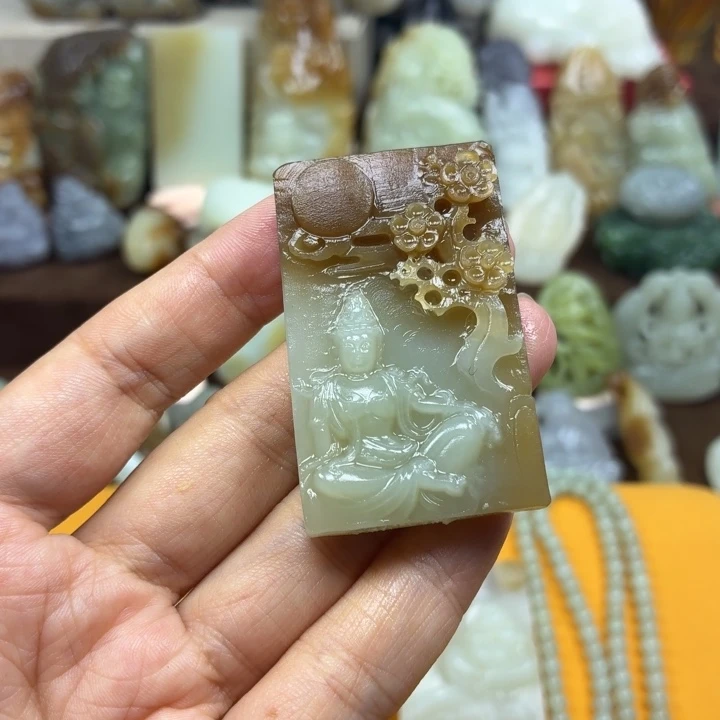 和田玉未镶嵌颈饰