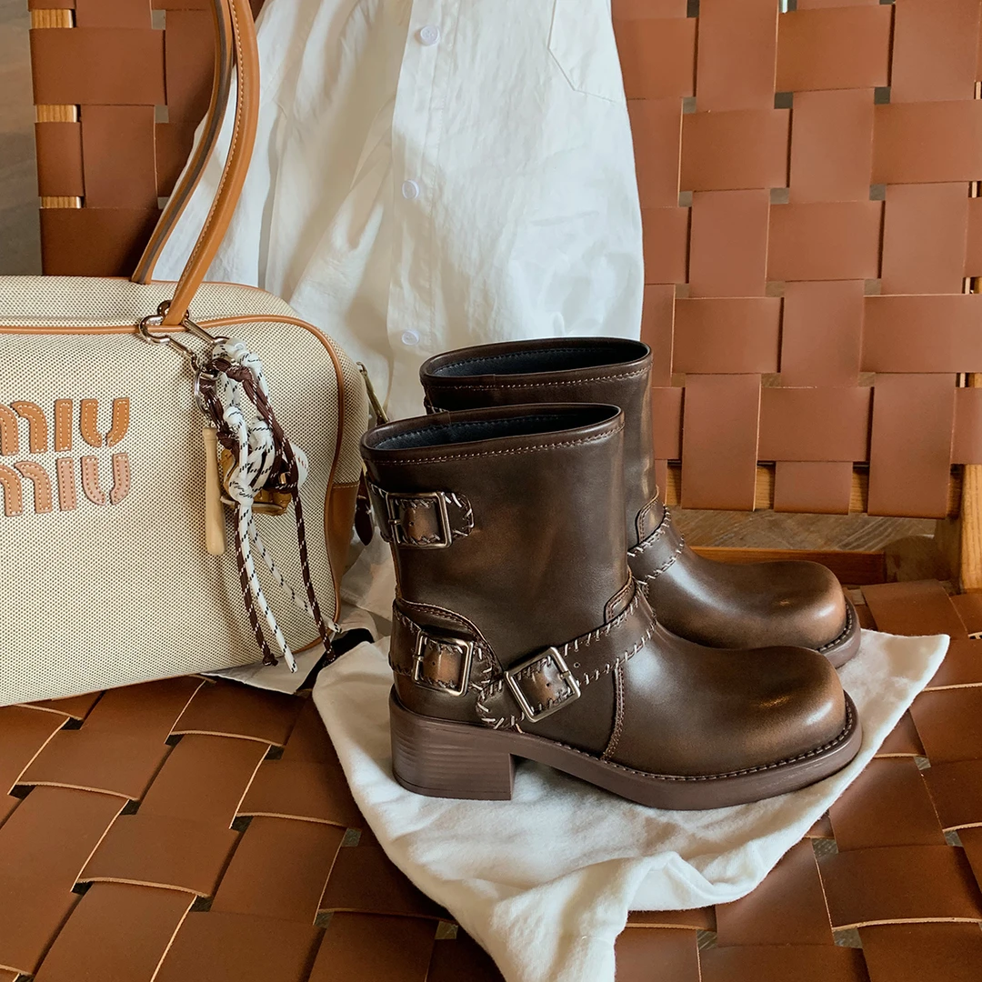 牛皮版~复古擦色皮带扣做旧粗跟机车英伦风短靴子女2025年新款秋