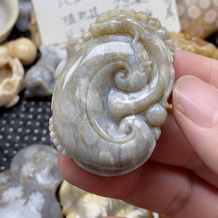 硅化珊瑚（珊瑚玉）未镶嵌颈饰