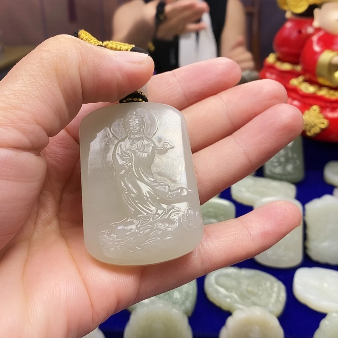颈饰未镶嵌和田玉龙**湖