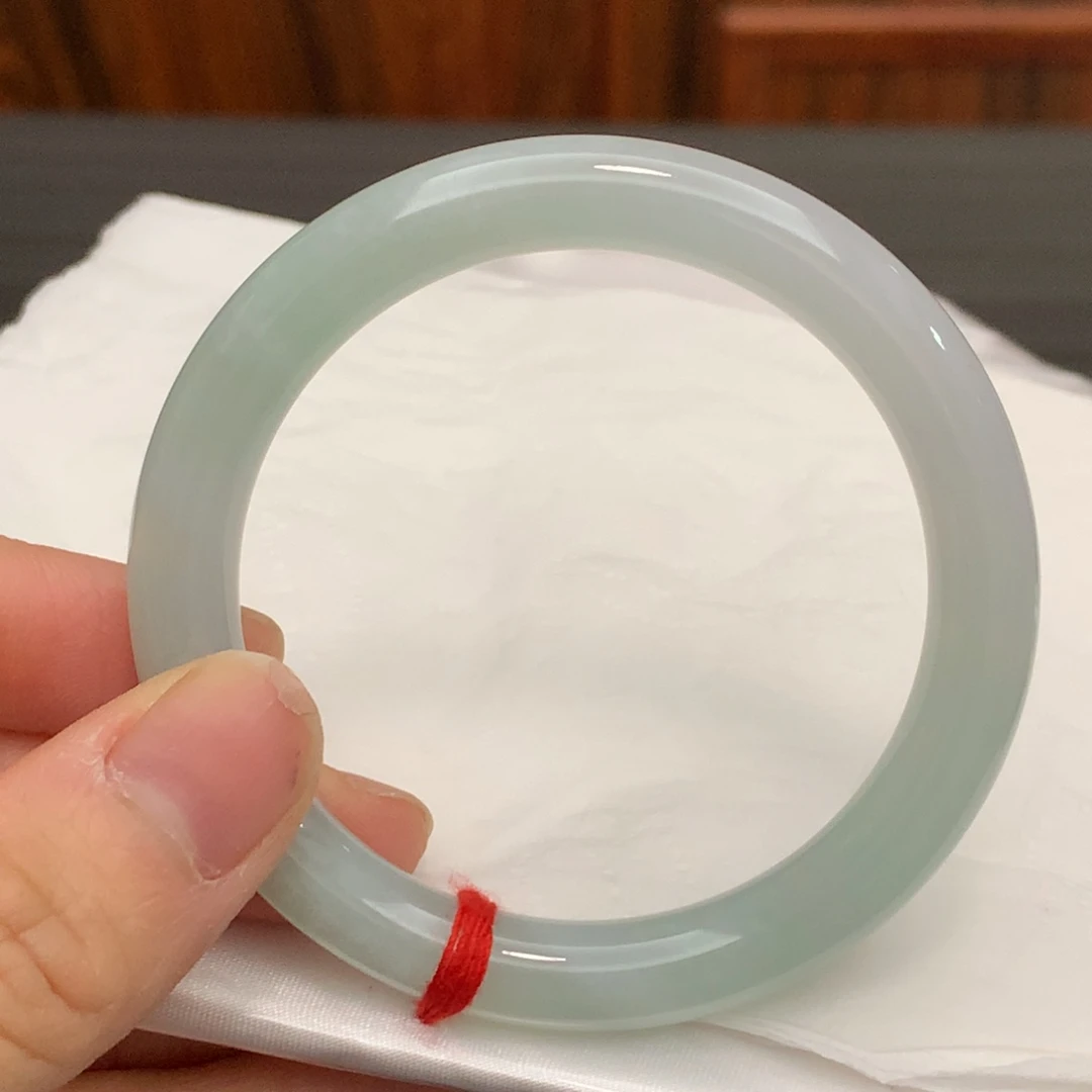 翡翠手镯未镶嵌翡翠手镯未镶嵌51.7圈口