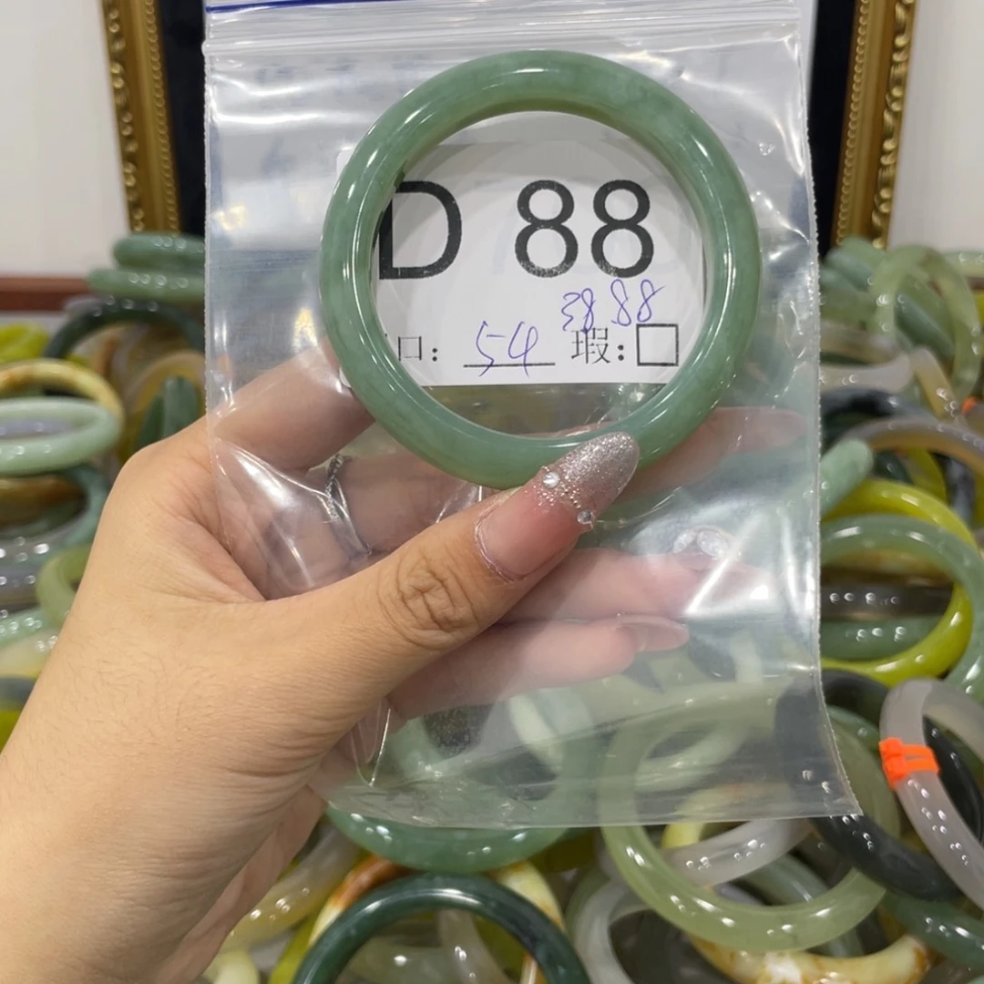 未镶嵌蛇纹石玉颈饰我****甜