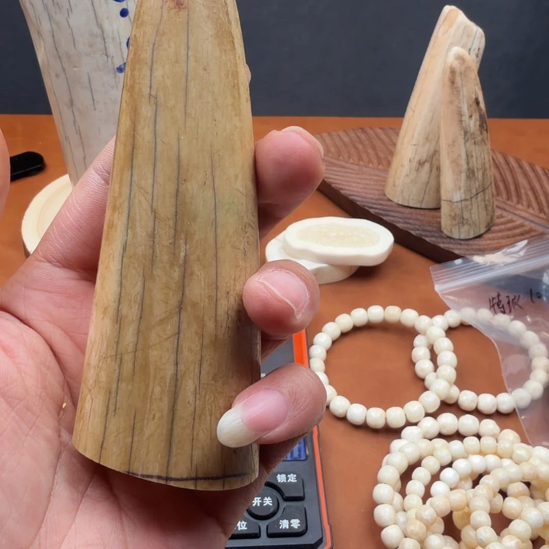 来***叶白玉菩提吊坠牙尖