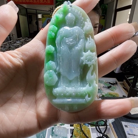 颈饰未镶嵌翡翠一个
