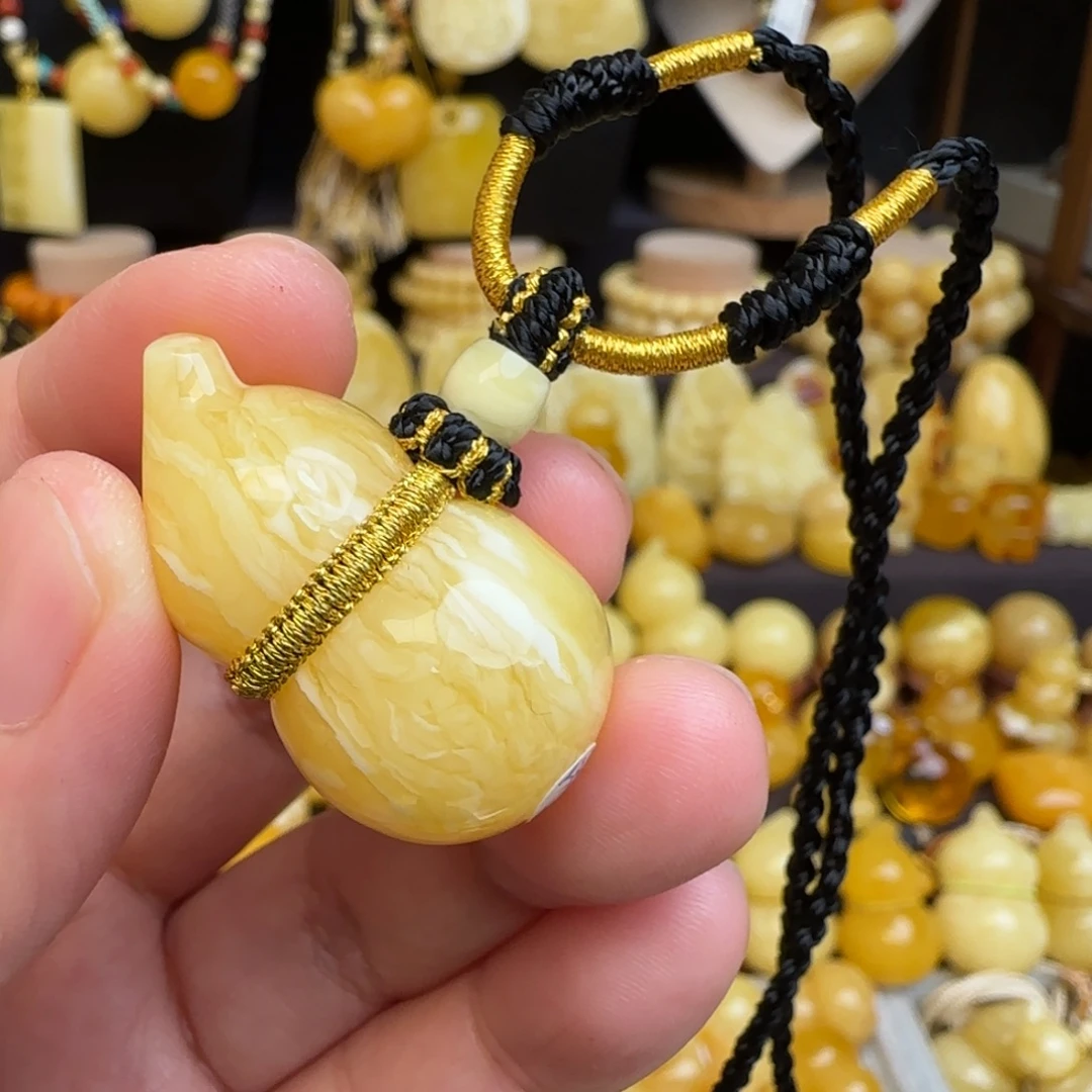 琥珀未镶嵌套链天然俄料浓白虎皮妖花蜜蜡葫芦吊坠