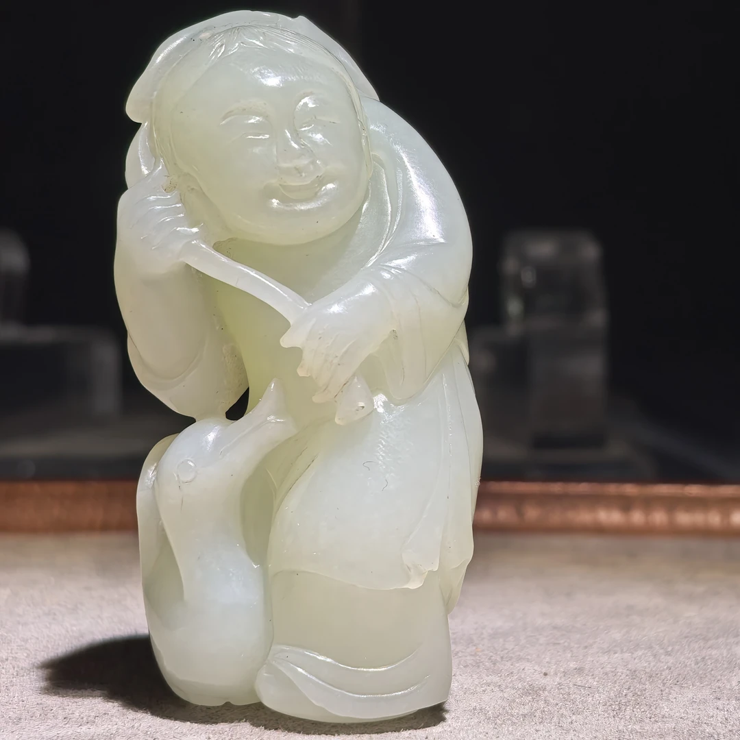 白玉荷叶童子手把件