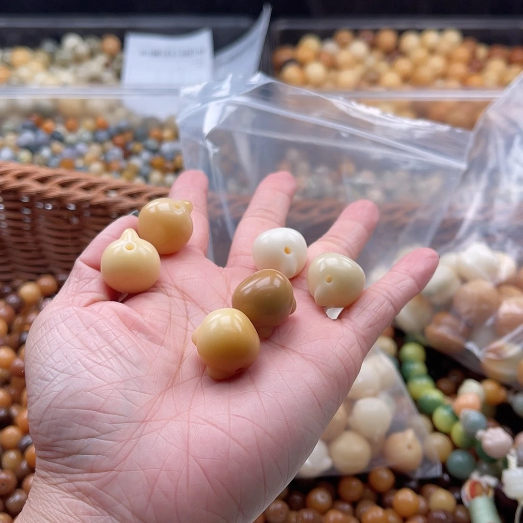 白玉菩提吊坠B/17mm/15颗微瑕