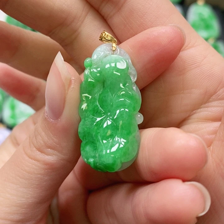 翡翠颈饰未镶嵌吊坠