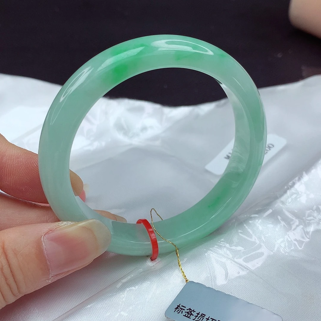 翡翠手镯未镶嵌面****开5657圈412