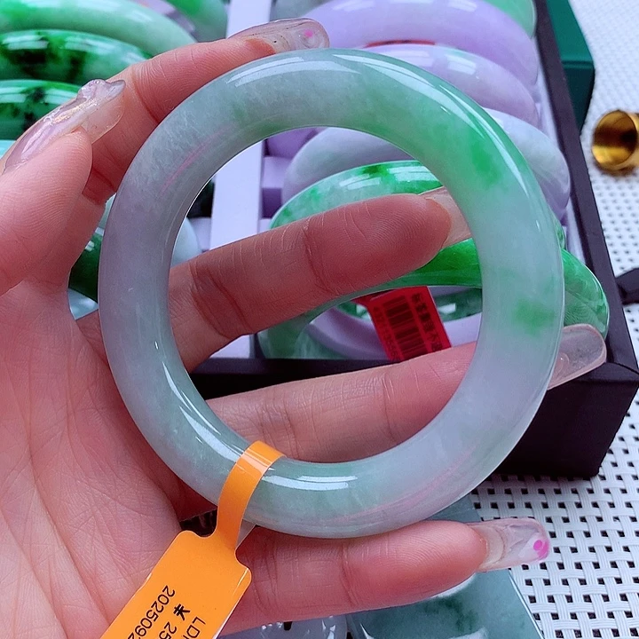 翡翠未镶嵌手镯翡翠