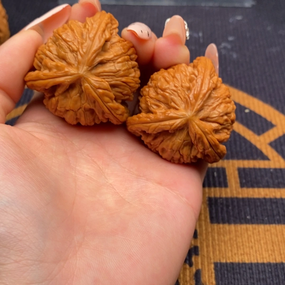 C***.吊坠文玩核桃白狮子