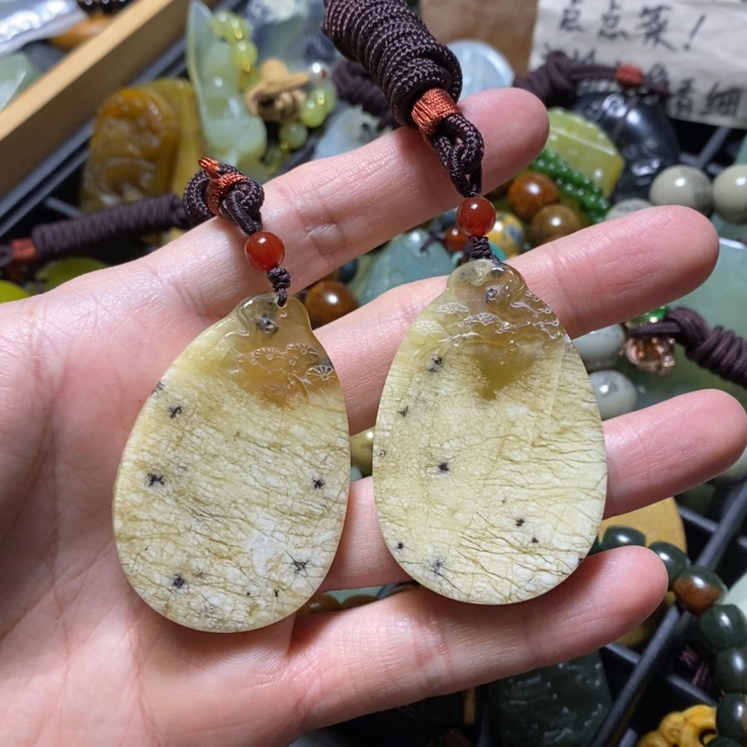 蛇纹石玉未镶嵌颈饰微瑕