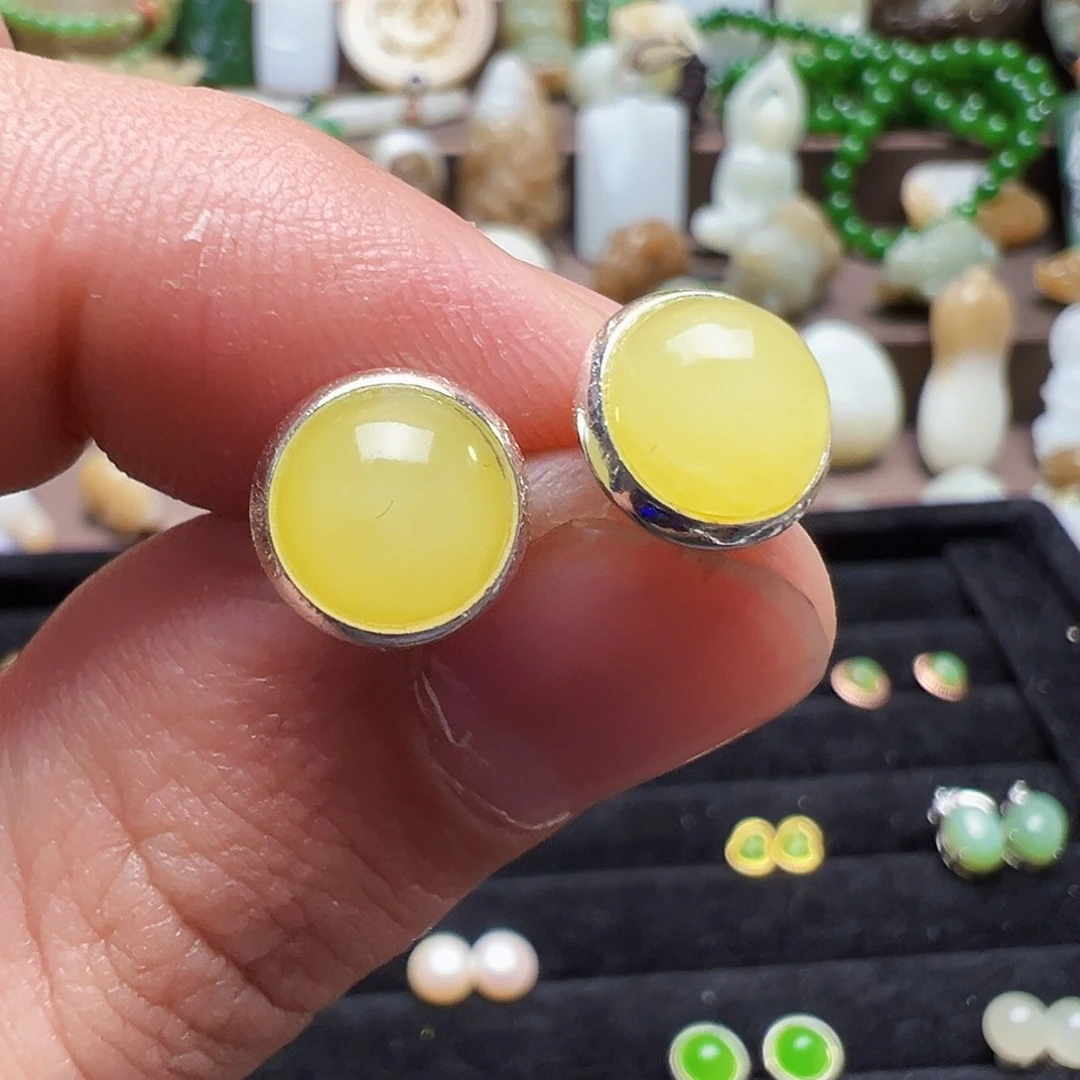 和田玉未镶嵌吊坠(赠链)