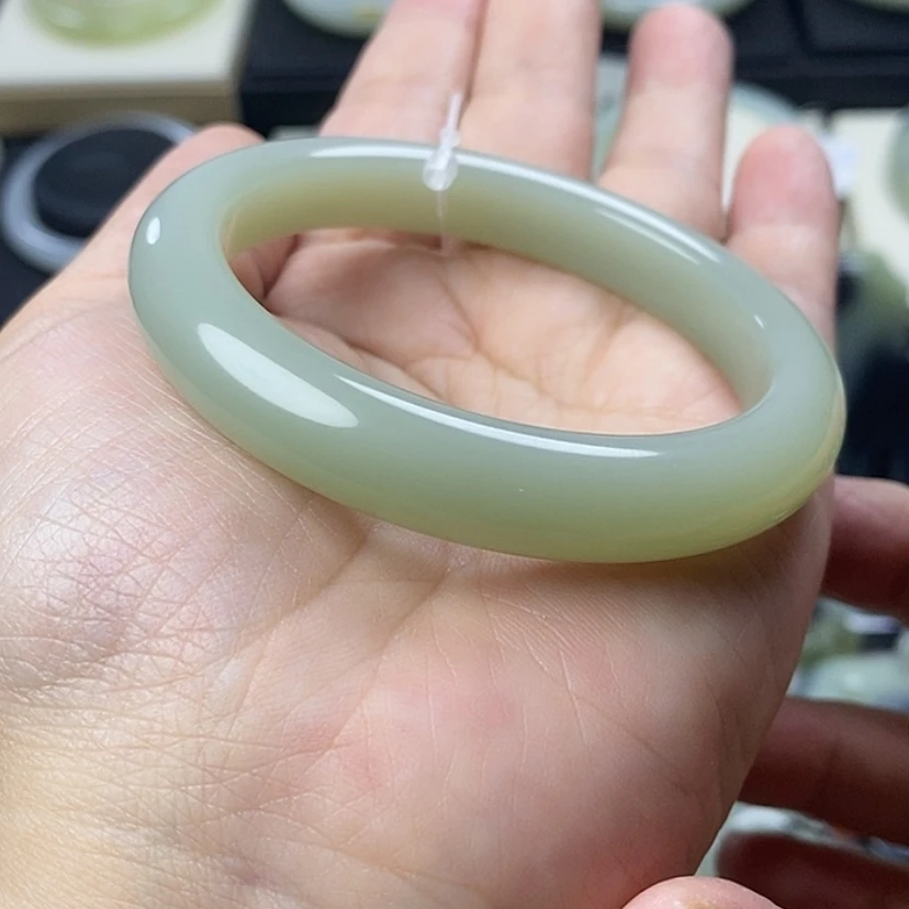 【闪购商品】未镶嵌手镯和田玉