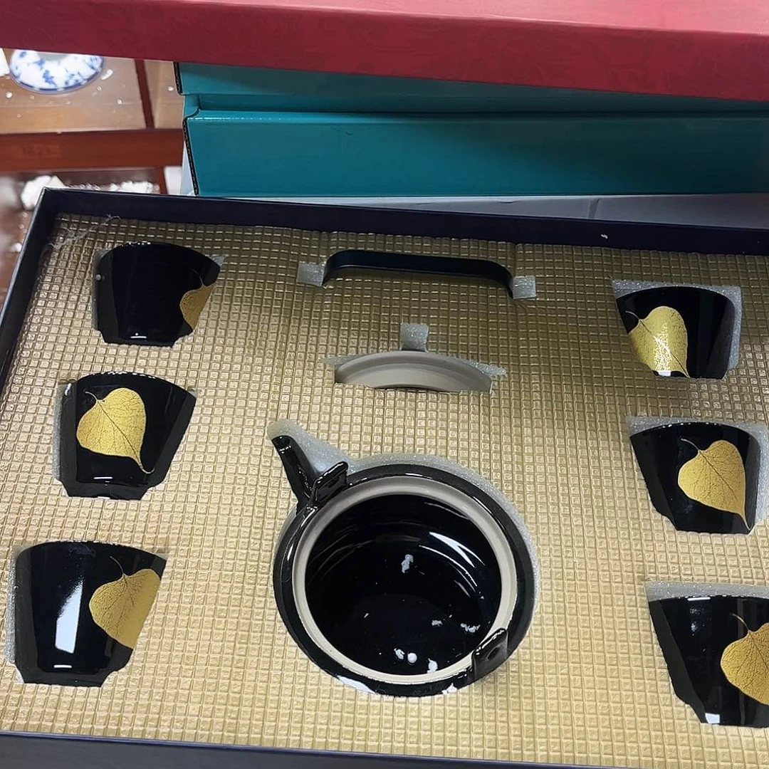 孤品茶具套装等。