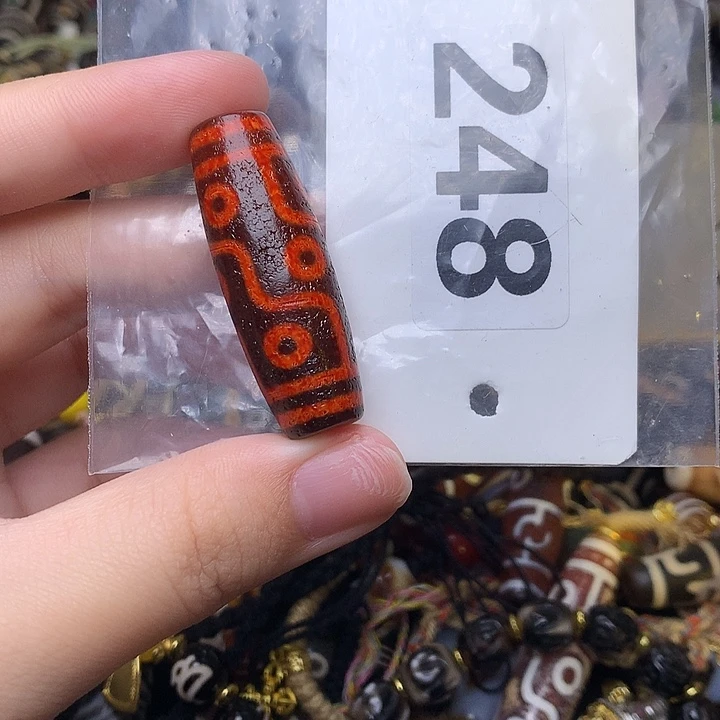 未镶嵌发一个玛瑙/玉髓
