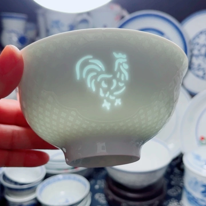 青花玲珑5寸饭碗生肖。鸡