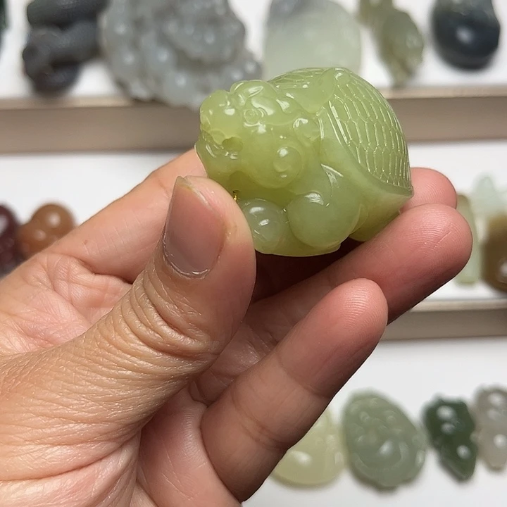 和田玉（黄玉）未镶嵌挂件黄口料龙龟摆件