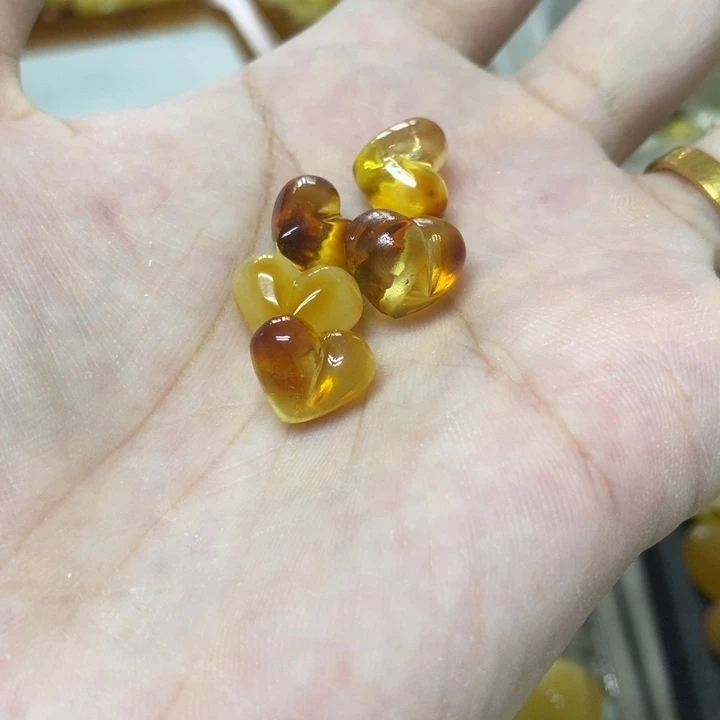 未镶嵌蜜蜡裸石多样性发货其一