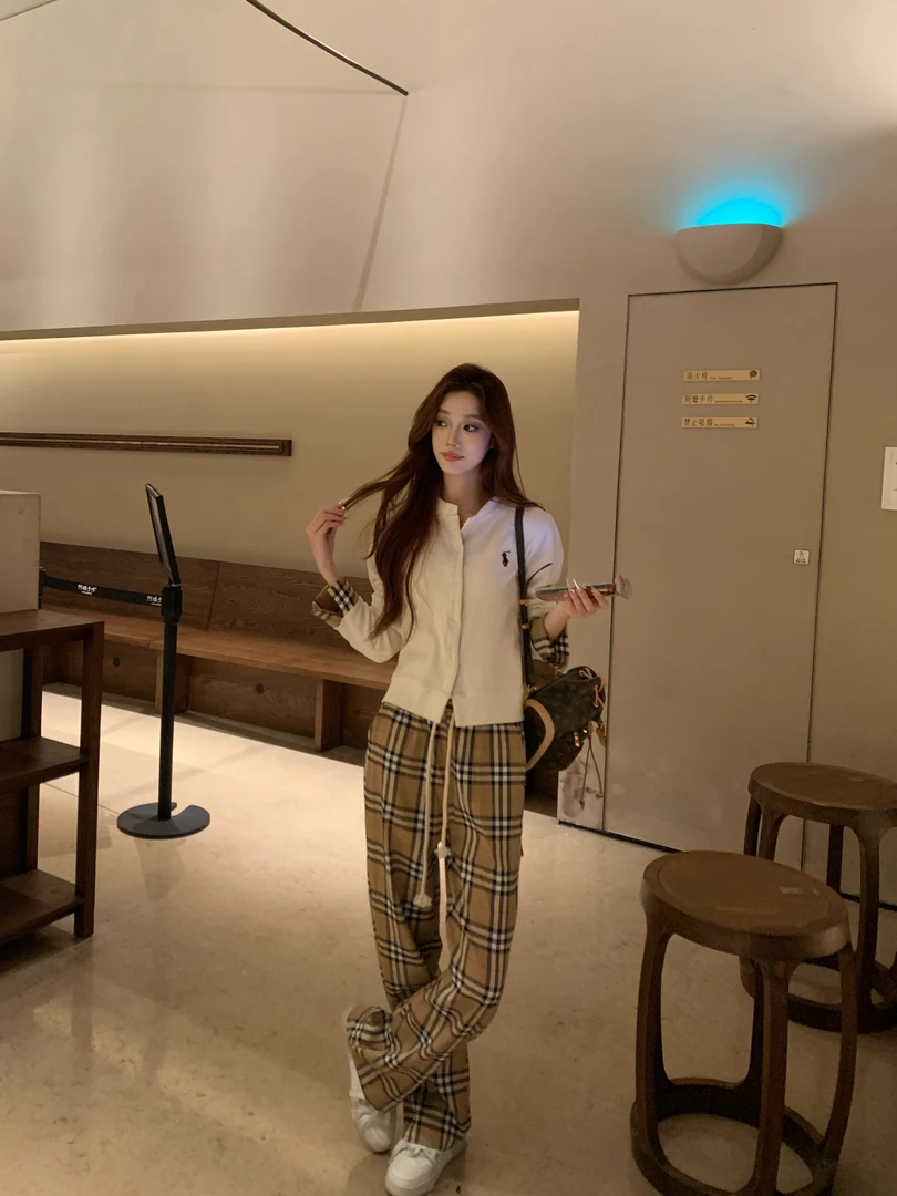 2025早秋韩系学院针织开衫格子裙新款洋气独特圆领毛衣套装-9001