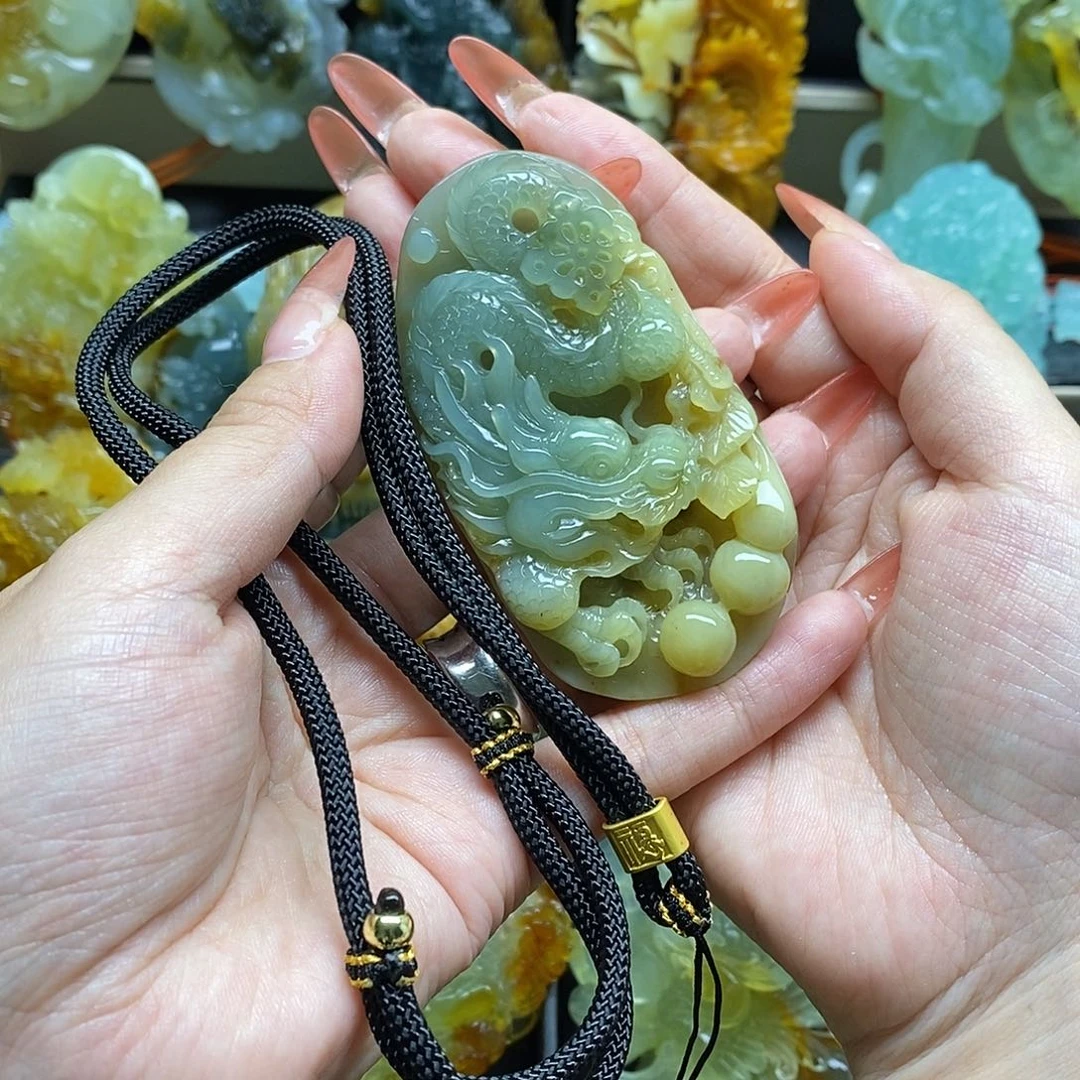 遥***兮蛇纹石玉未镶嵌颈饰