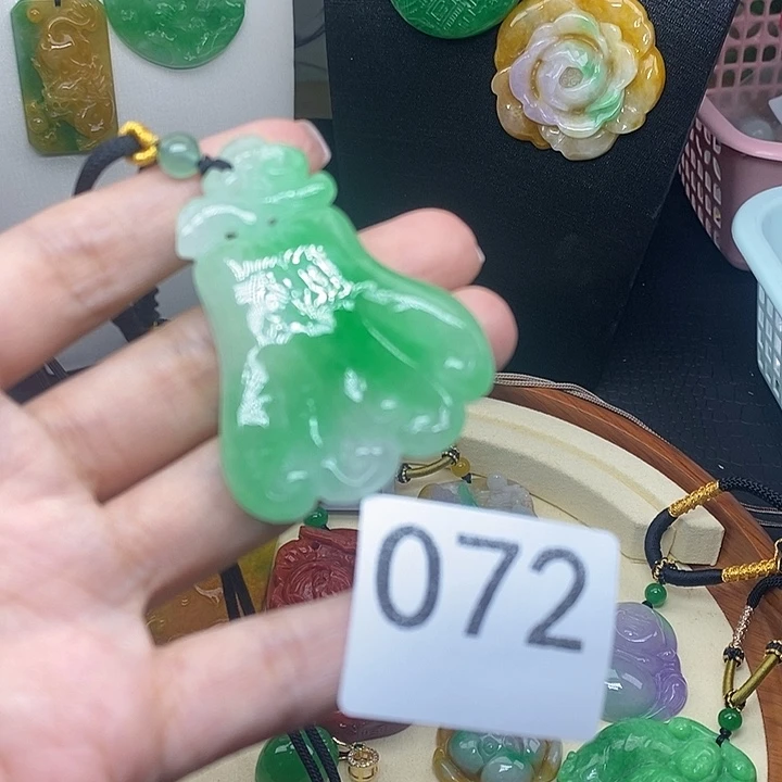吊坠(赠链)未镶嵌翡翠