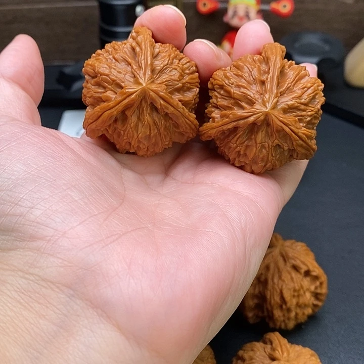 ࿄***࿅把件文玩核桃白奔