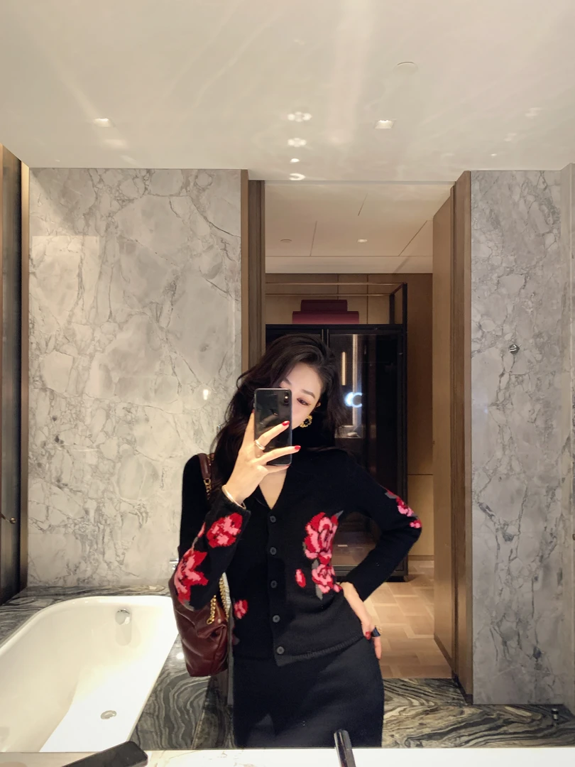 金南一原创设计烈焰玫瑰开衫山羊绒秋冬高级感法式长袖上衣