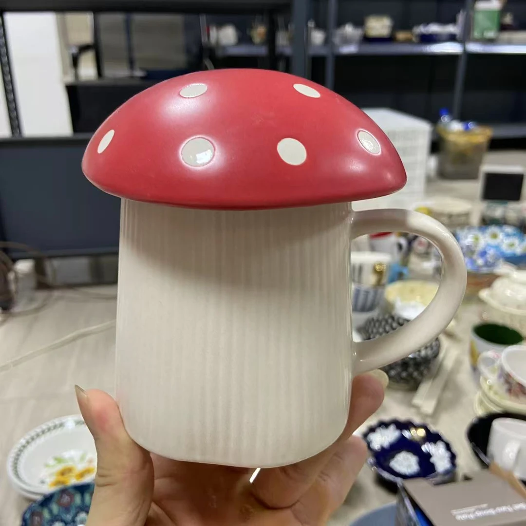 红色蘑菇-带盖马克杯