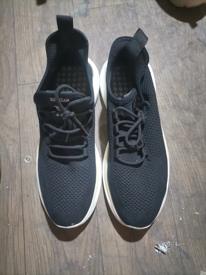 小海精品鞋3黑色跑鞋